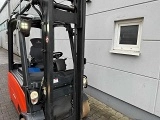 LINDE E20L forklift