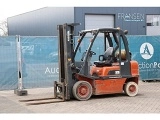 NISSAN UD 02 A 25 PQ forklift