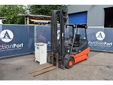 LINDE E30 forklift