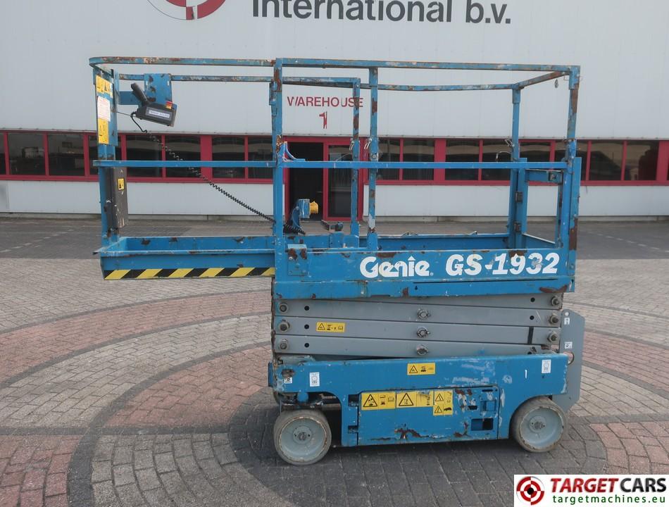 GENIE GS-1932 scissor lift