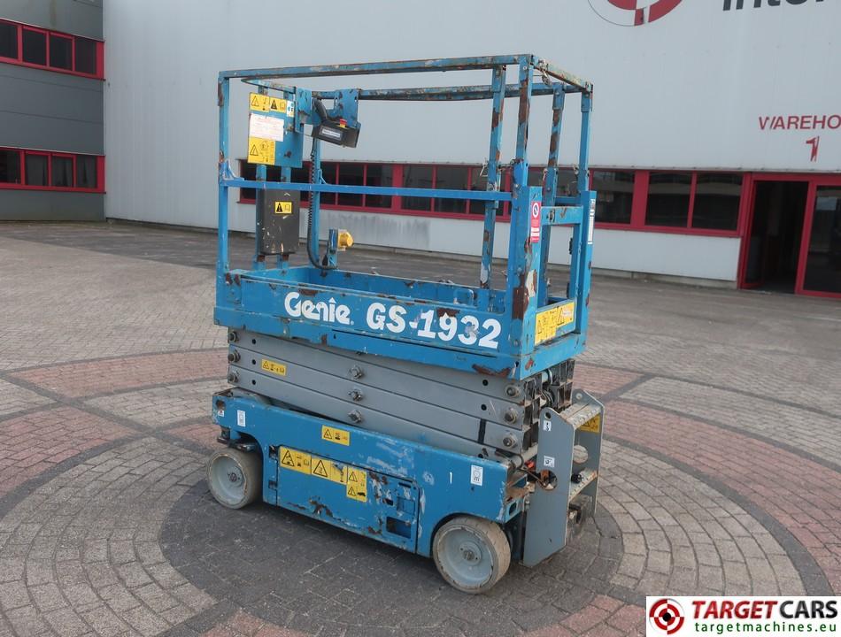 GENIE GS-1932 scissor lift