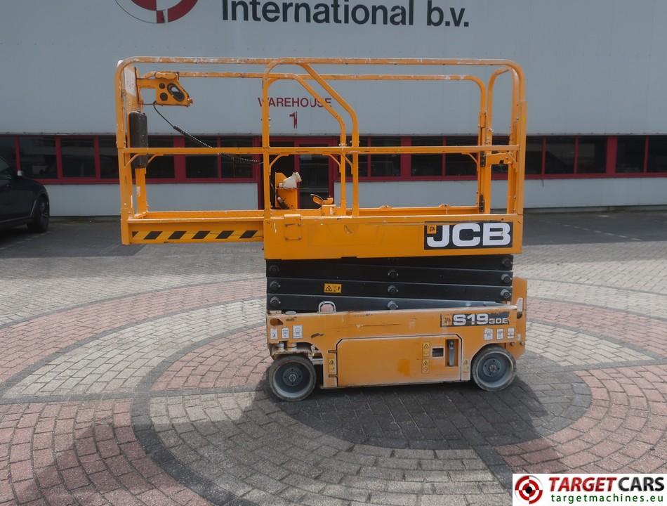 JCB S1930E scissor lift