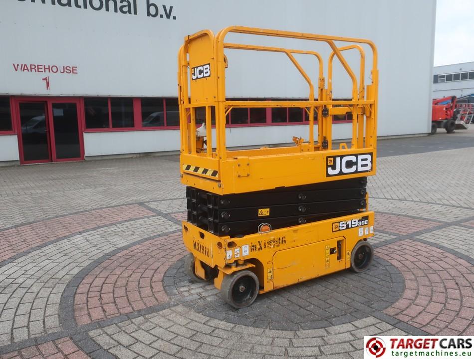 JCB S1930E scissor lift