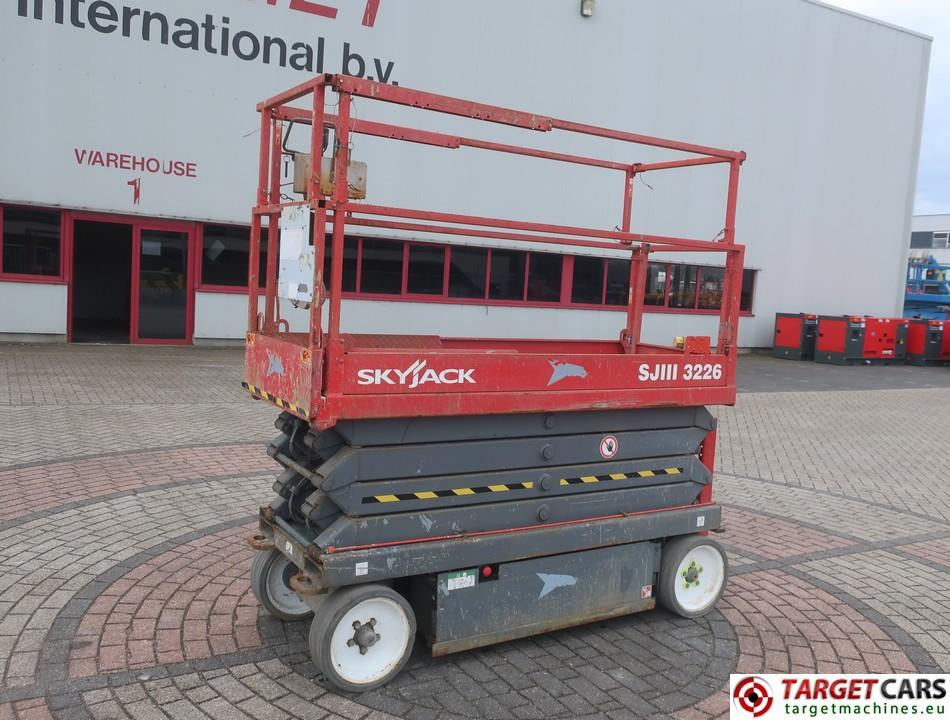 SKYJACK SJ-III-3226 scissor lift