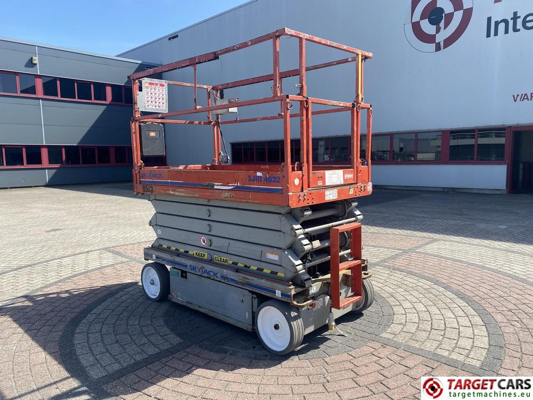 SKYJACK SJ-III-4632 scissor lift