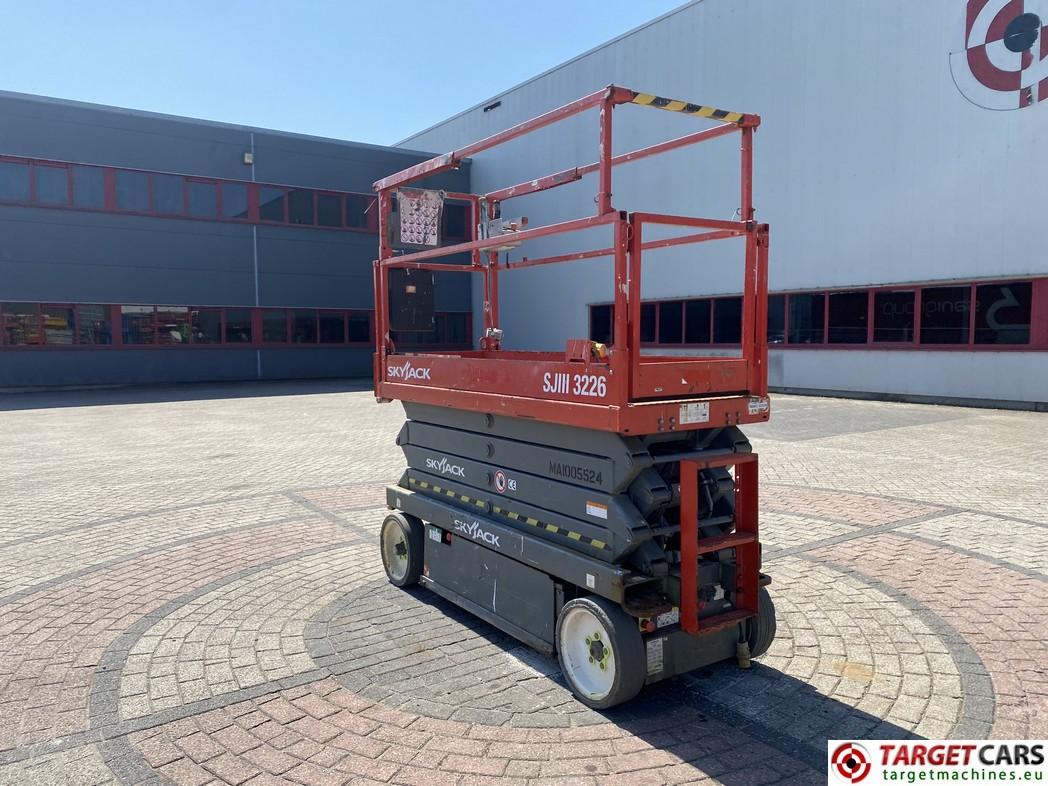 SKYJACK SJ-III-3226 scissor lift