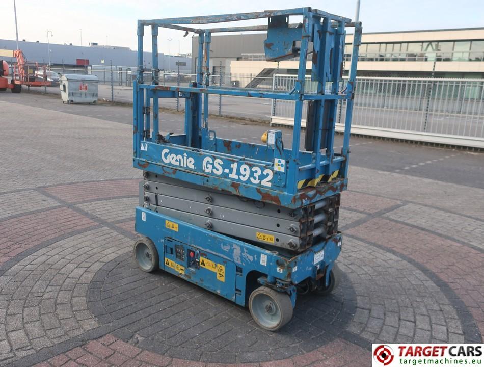 GENIE GS-1932 scissor lift