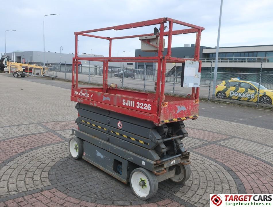 SKYJACK SJ-III-3226 scissor lift