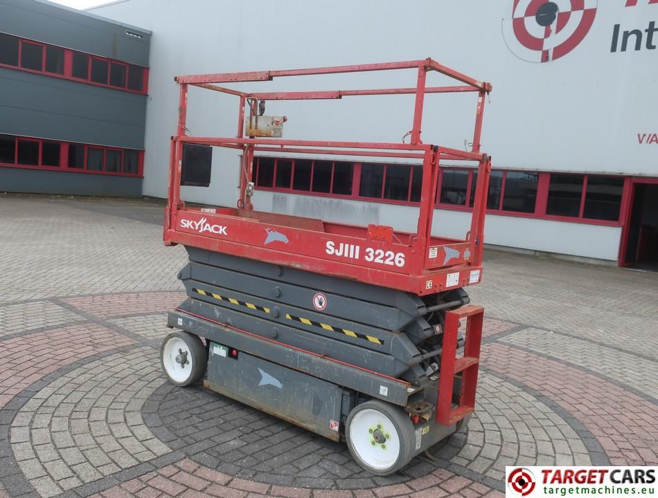 SKYJACK SJ-III-3226 scissor lift