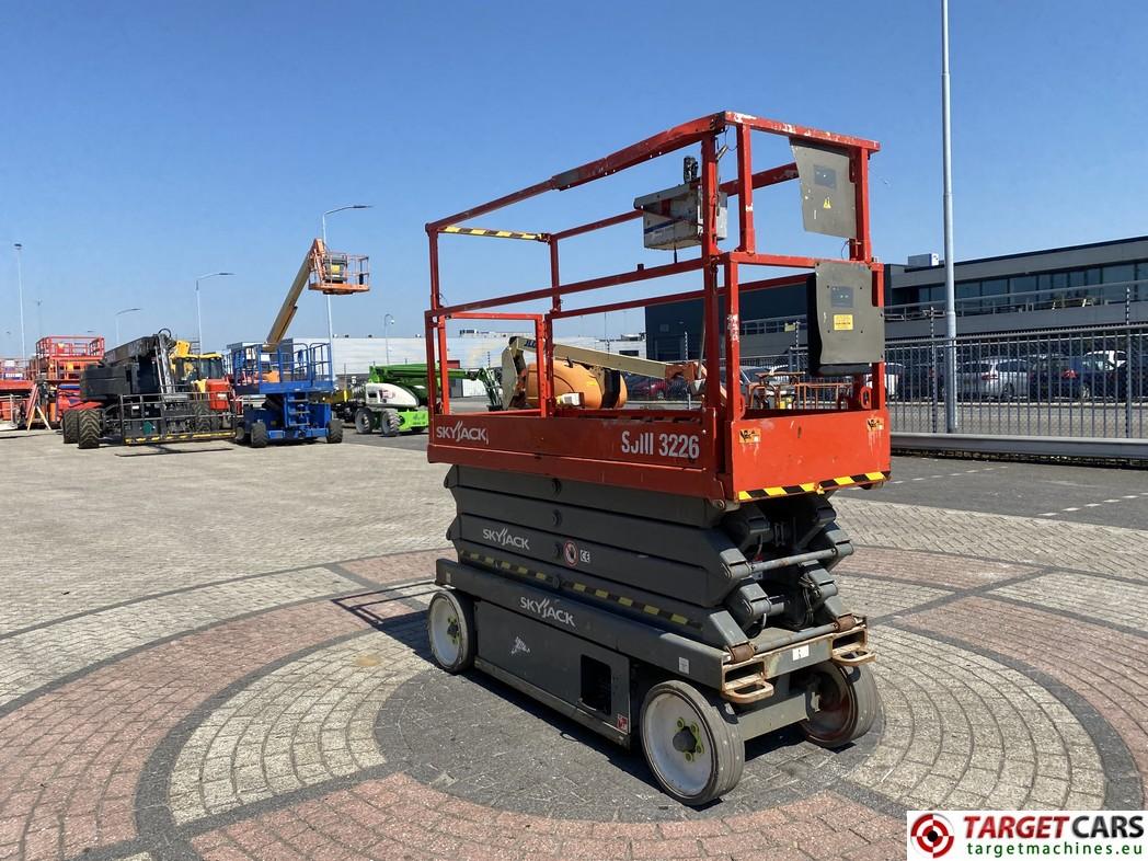 SKYJACK SJ-III-3226 scissor lift