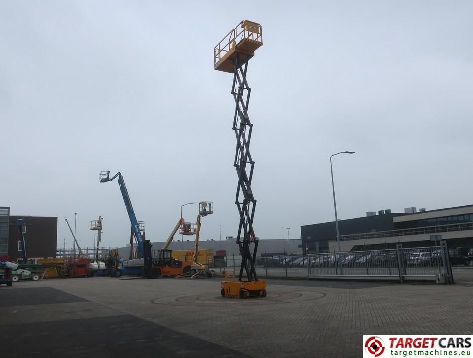 JCB S4046E scissor lift