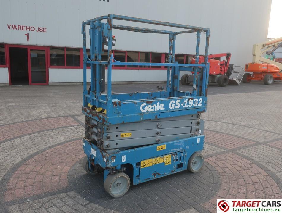 GENIE GS-1932 scissor lift