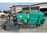 VOEGELE Super 800 tracked asphalt placer