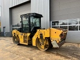 CATERPILLAR CB44B tandem roller