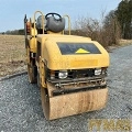 CATERPILLAR CB214E tandem roller