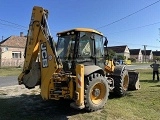 JCB 4CX excavator-loader