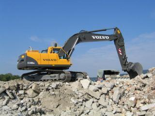 VOLVO EC240CL Crawler Excavator