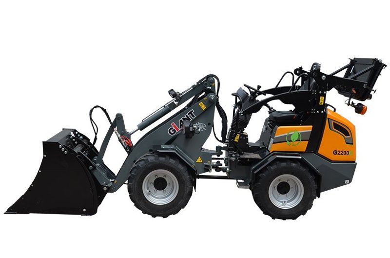 GIANT G2200E X-tra Front Loader